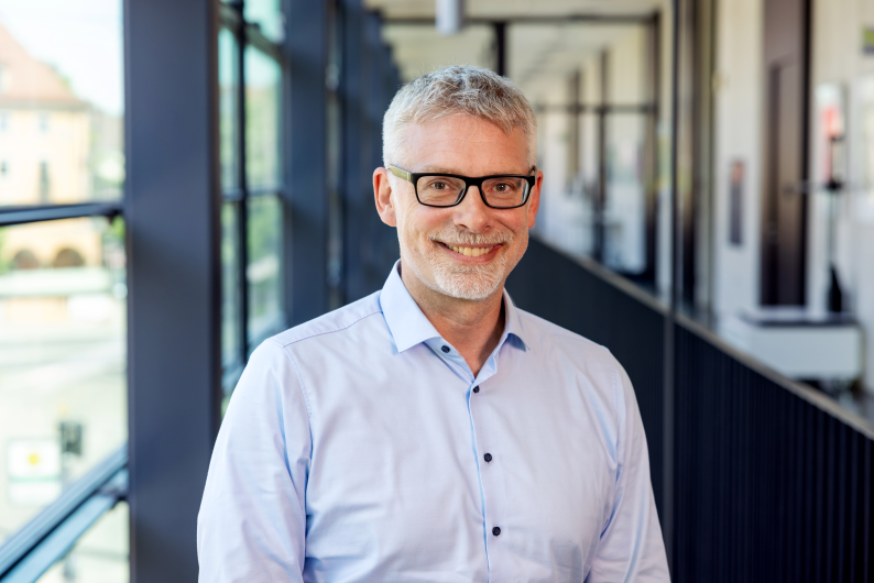 Prof. Dr. Stefan Etschberger Prof. Dr. Stefan Etschberger