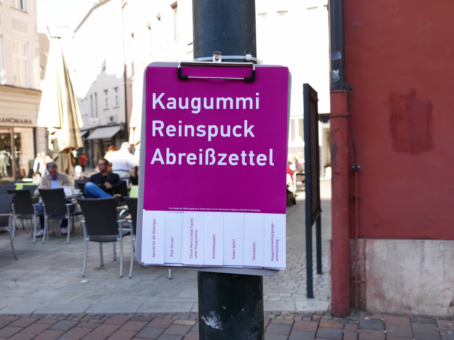 Kaugummi-Reinspuck-Abreißzettel