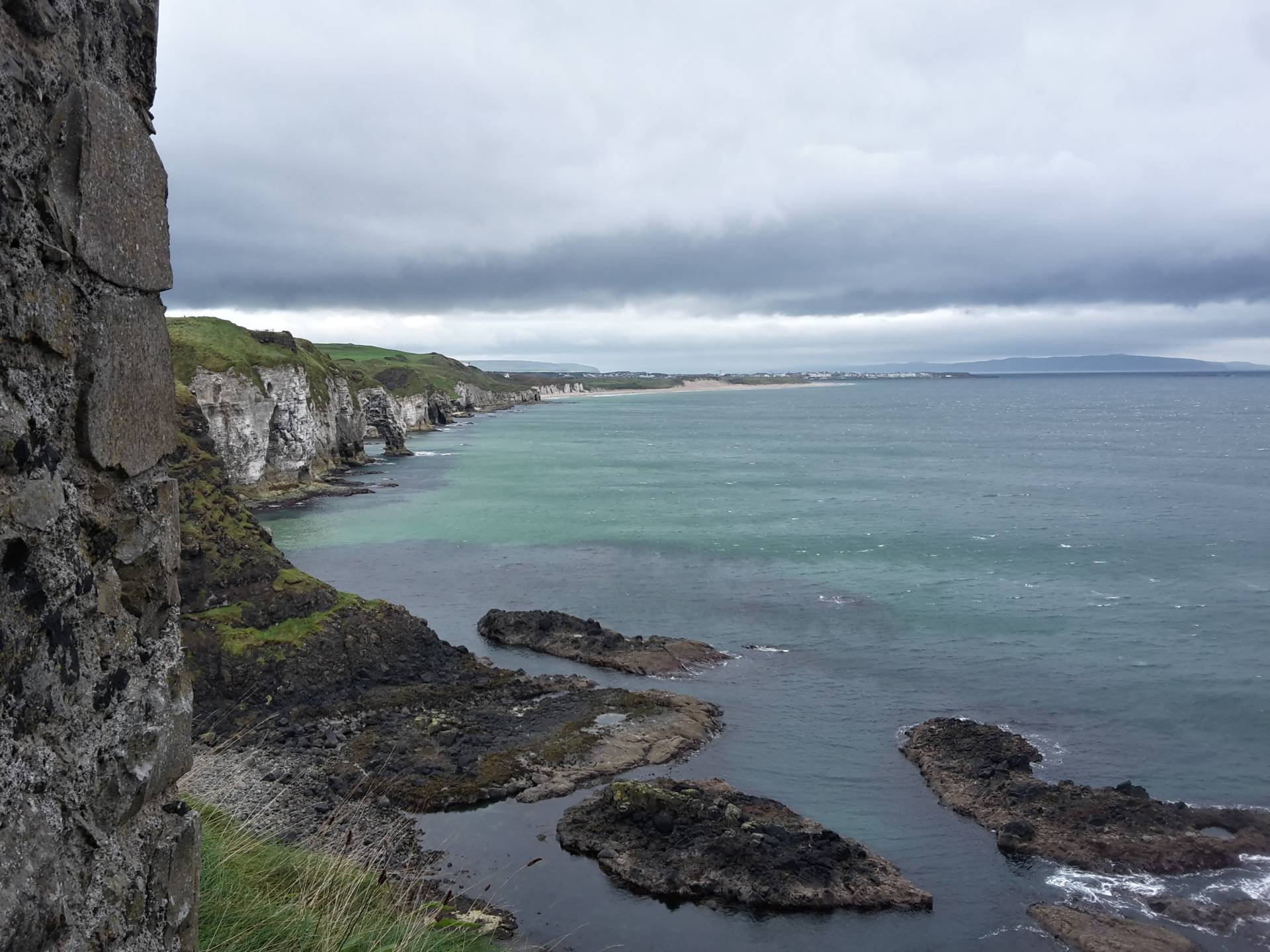 Nordküste: Blick aus dem Dunluce Castle.