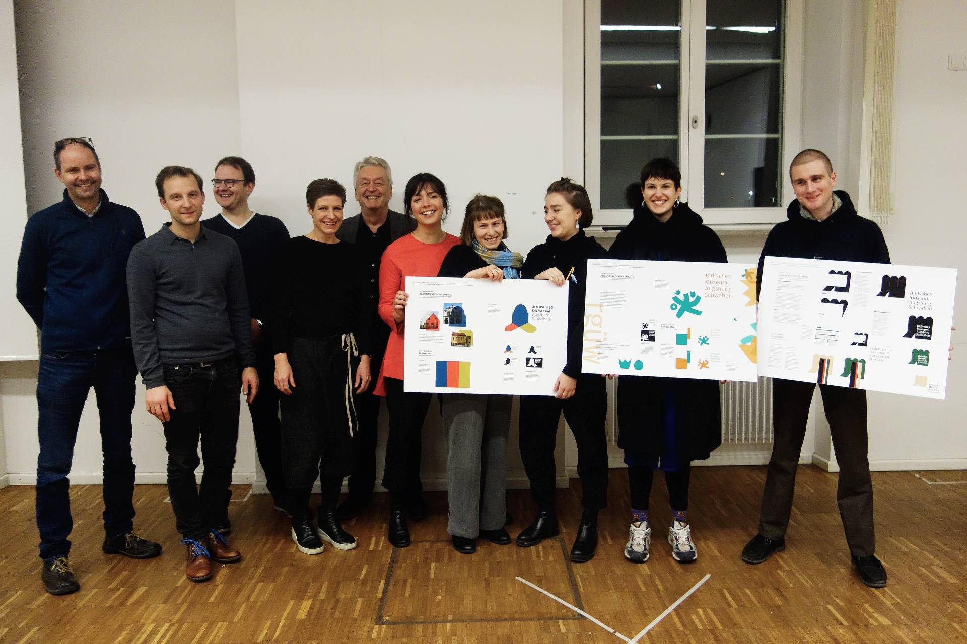 Wettbewerbsgewinnerin Elena Landschützer (2.v.r.) mit den nominierten WettbewerbsteilnehmerInnen Johannes Keßler (rechts), Lina Reiser, Lia Bach &amp; Julia Klenovsky (5./4./3.v.r.) und der Jury