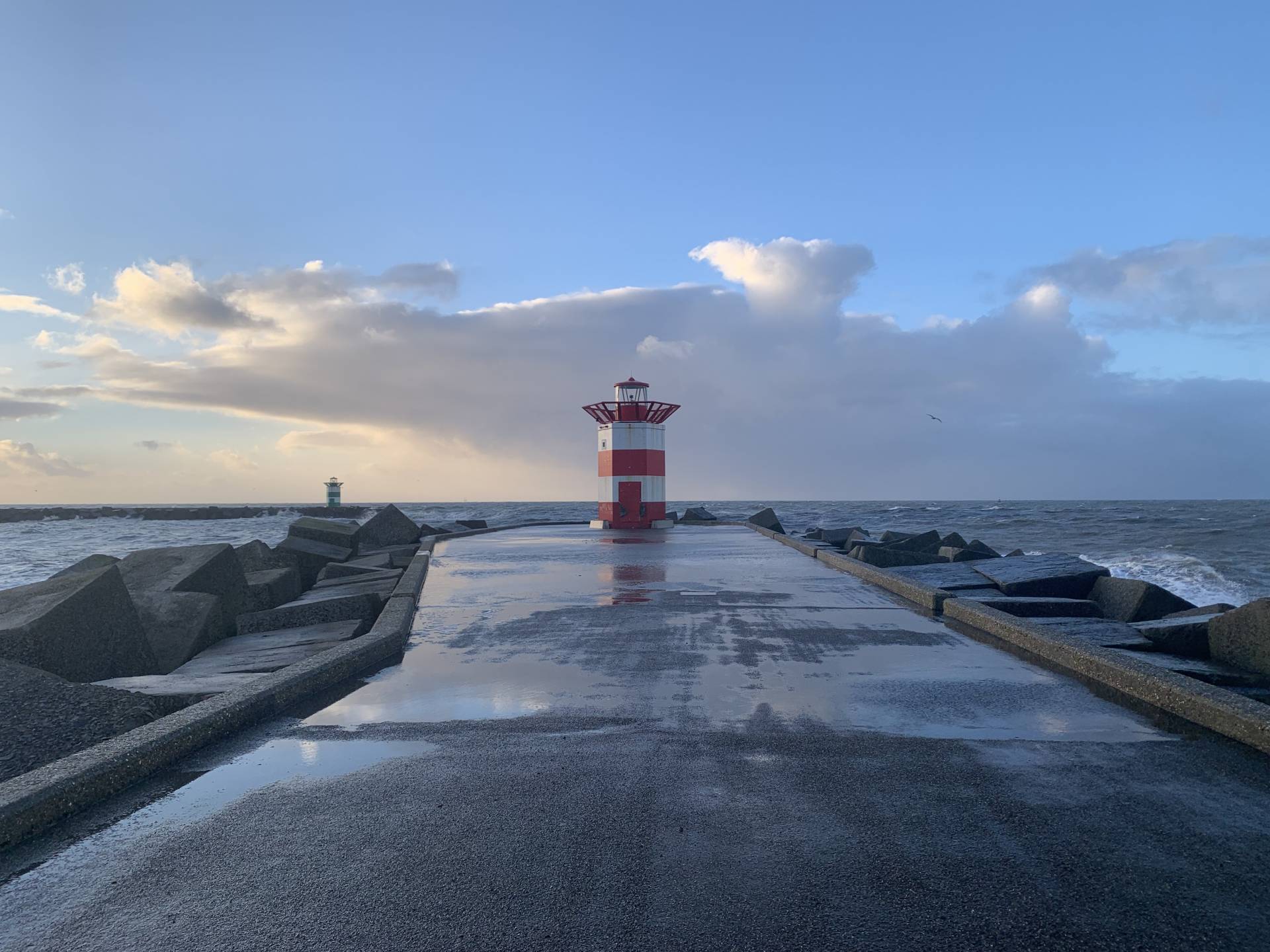 Leuchttürme an der Hafeneinfahrt von Scheveningen