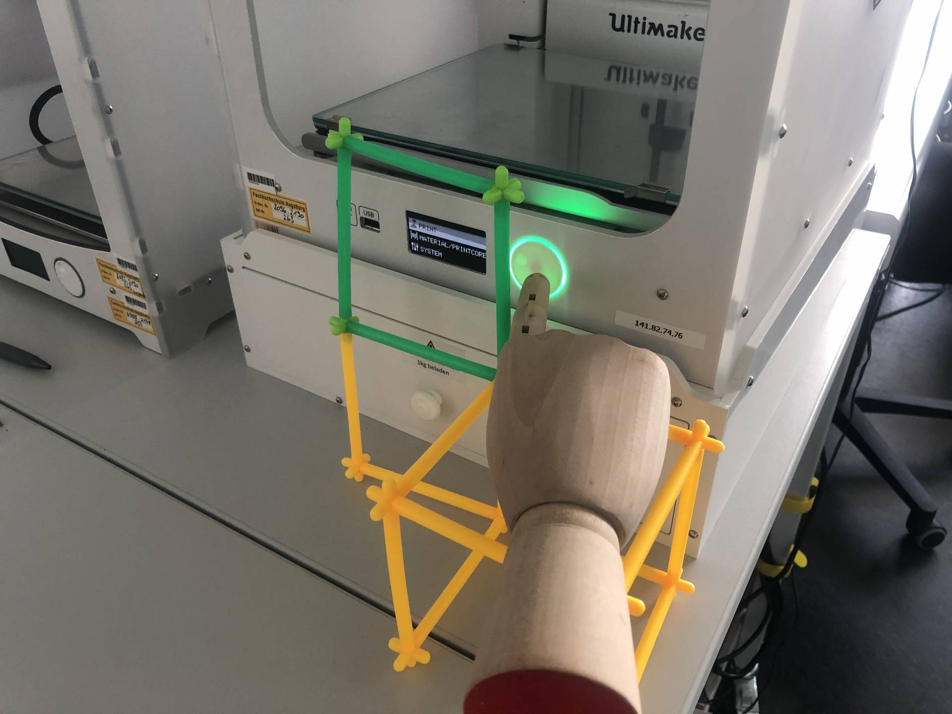 Hinweis auf Menübedienung mittels Prototyping