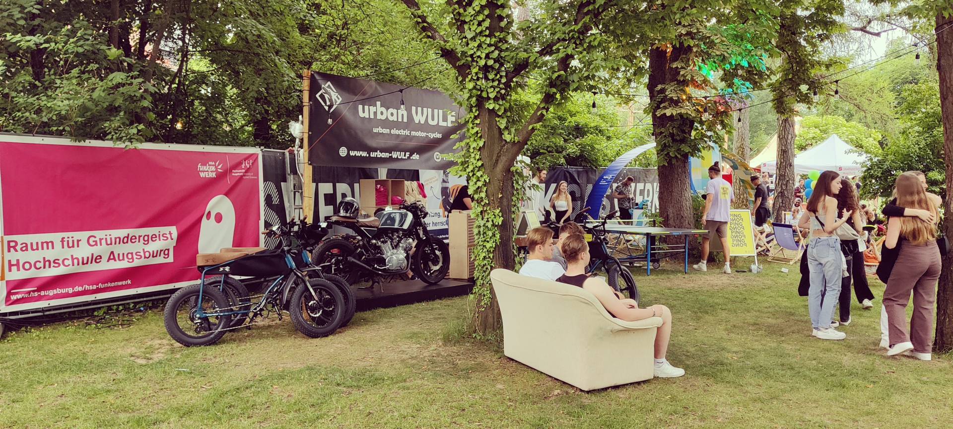 Stand urbanWULF und Sportbench