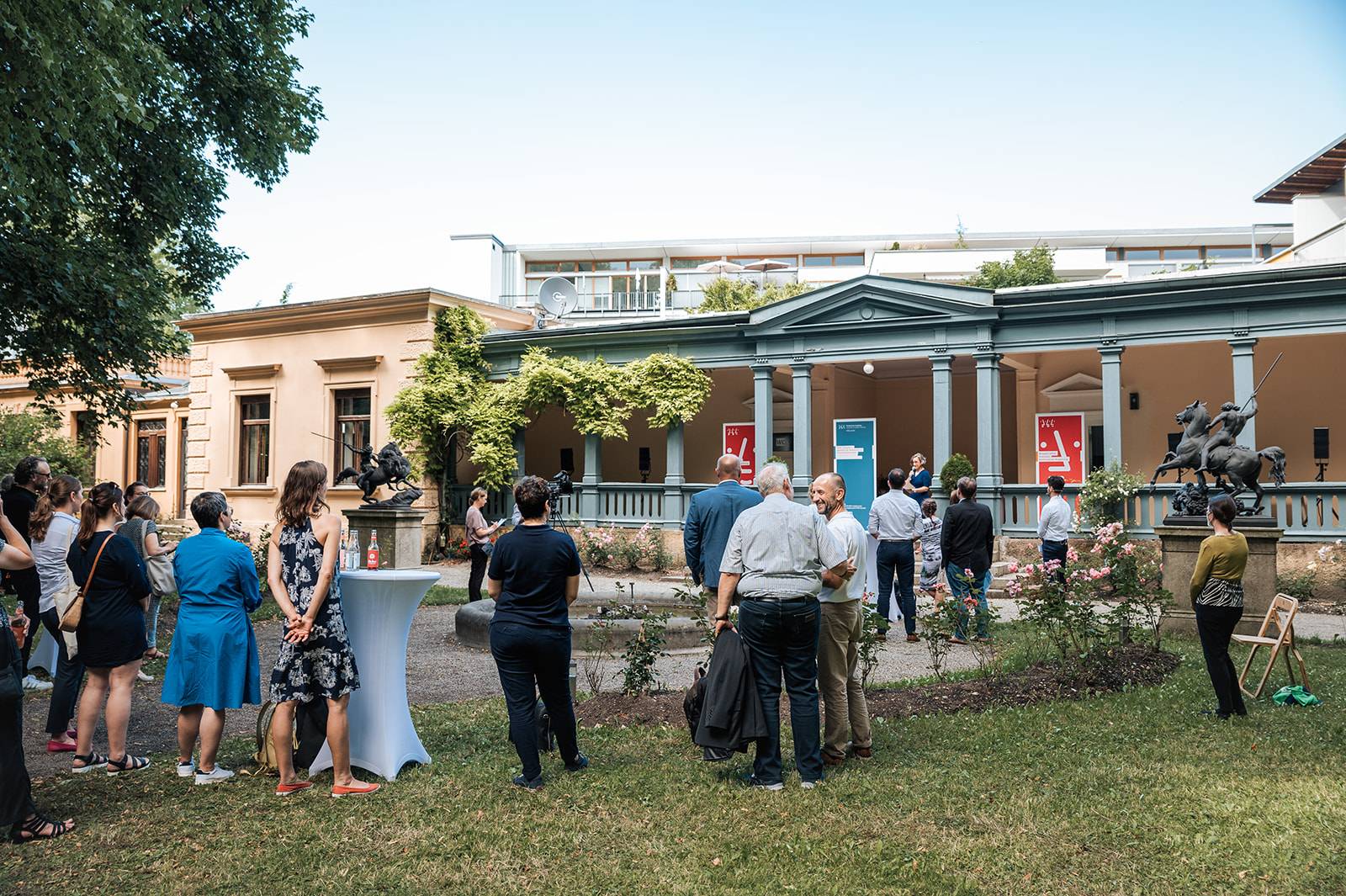 HSA_transfer | Das Fest: Die Eröffnung fand im Park der Silbermann Villa in Augsburg statt.