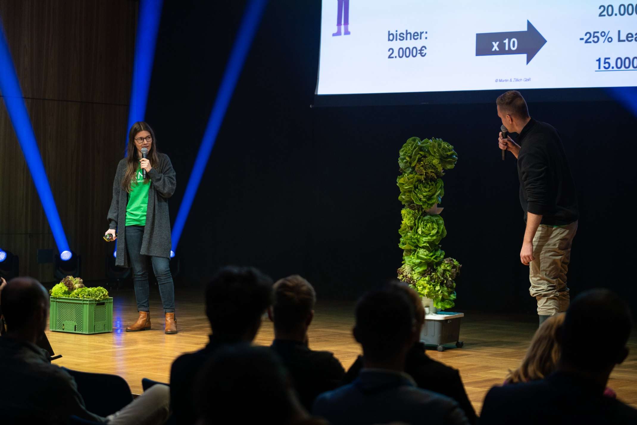 Bild: Digitales Zentrum Schwaben (DZ.S) | Anna Martin und Luis Zillich, Gründer des Startups FARM-Z bei ihrem Idea Slam Pitch