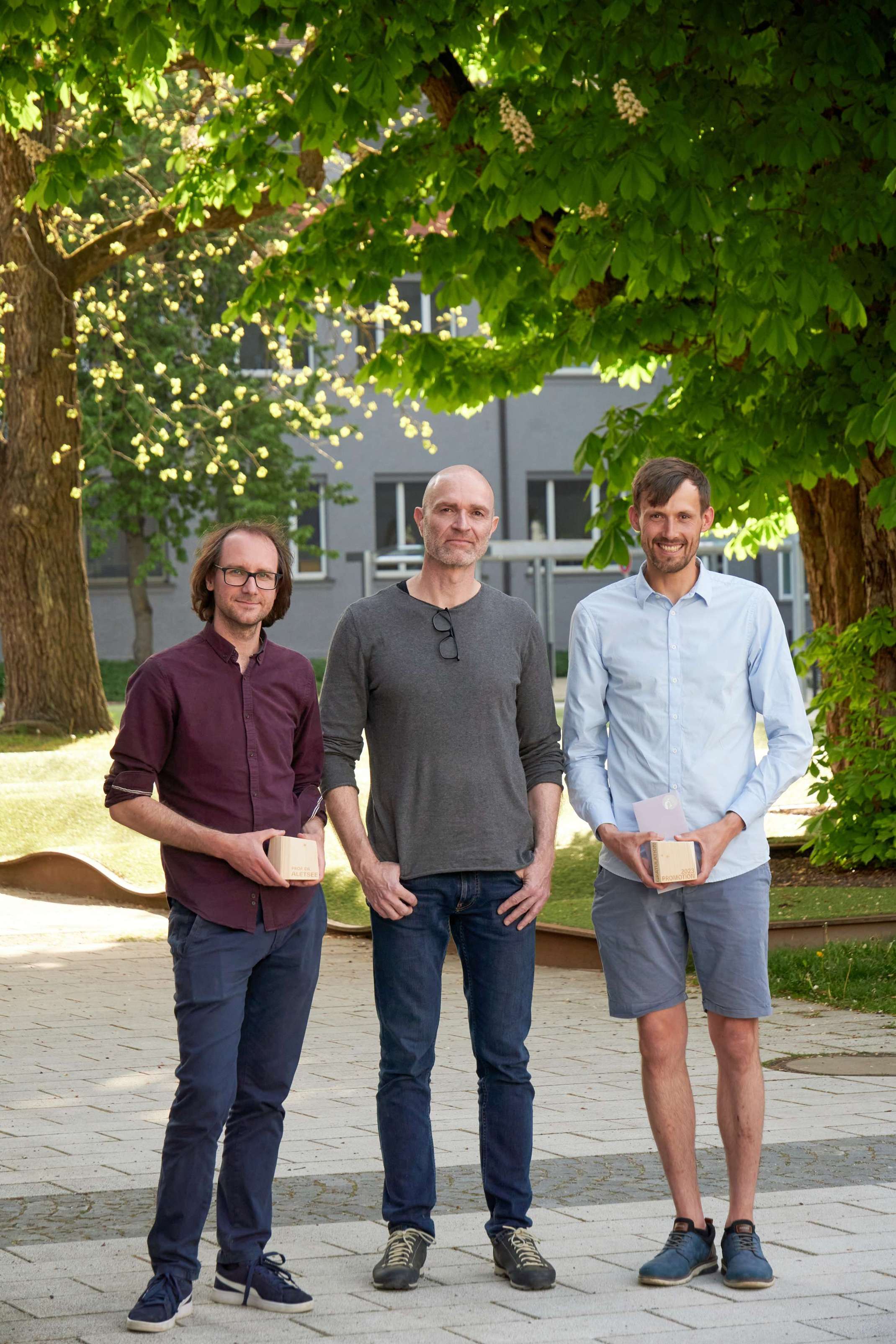 Von links: Prof. Dr.-Ing. Franz Aletsee mit seinem Doktorvater Prof. Dr.-Ing. Rainer Stolle, THA, und Dr. Sören Kohnert 