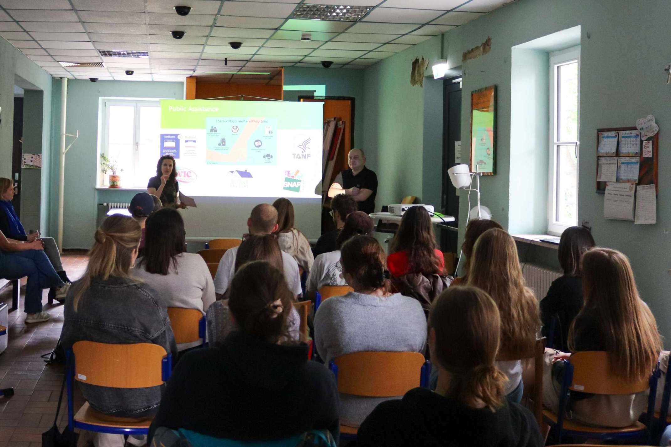 Präsentation der Gäste mit den teilnehmenden Studierenden der THA I Foto: Quirin Beigl, SJR 