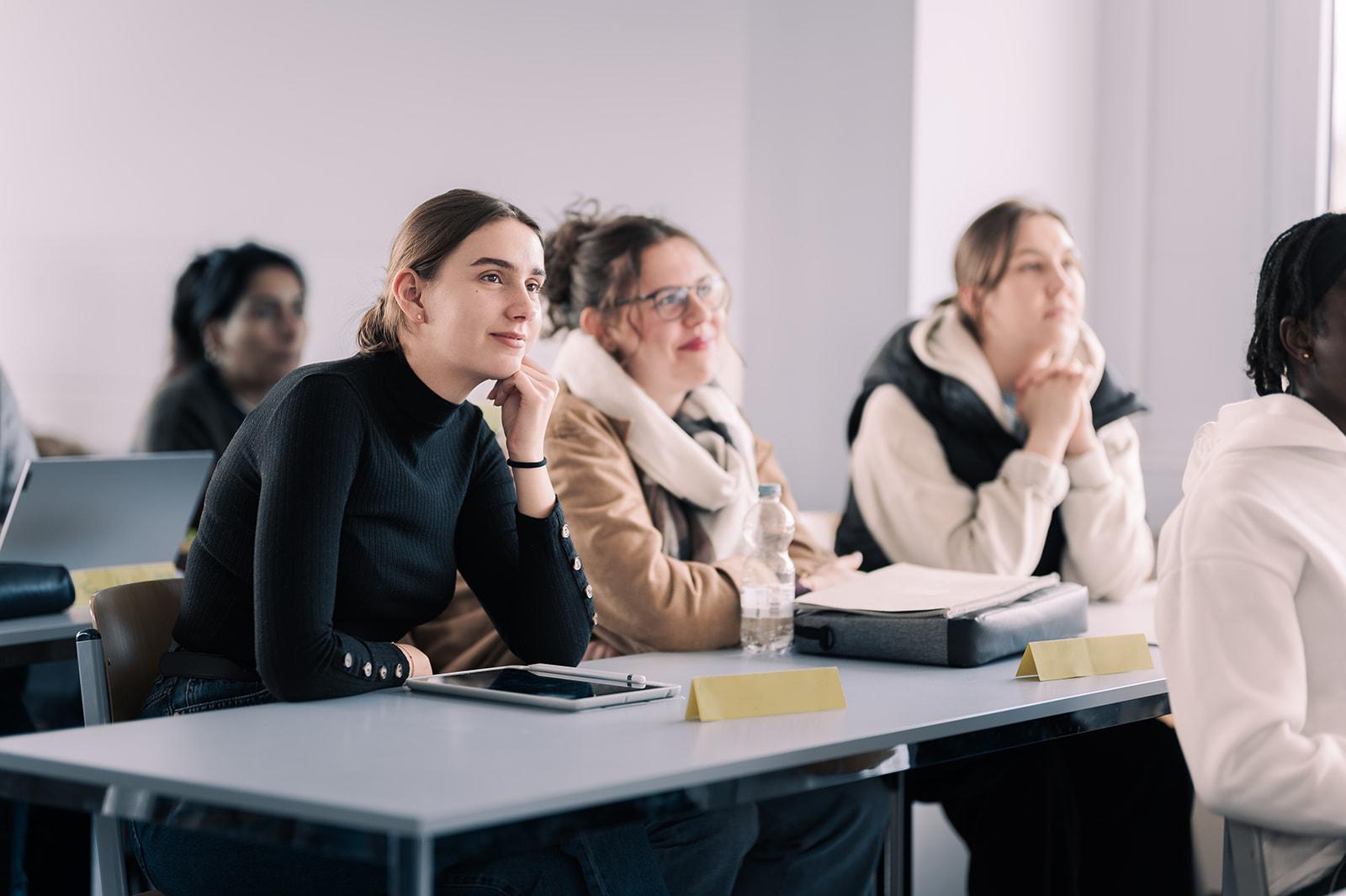 Neugierige Studierende