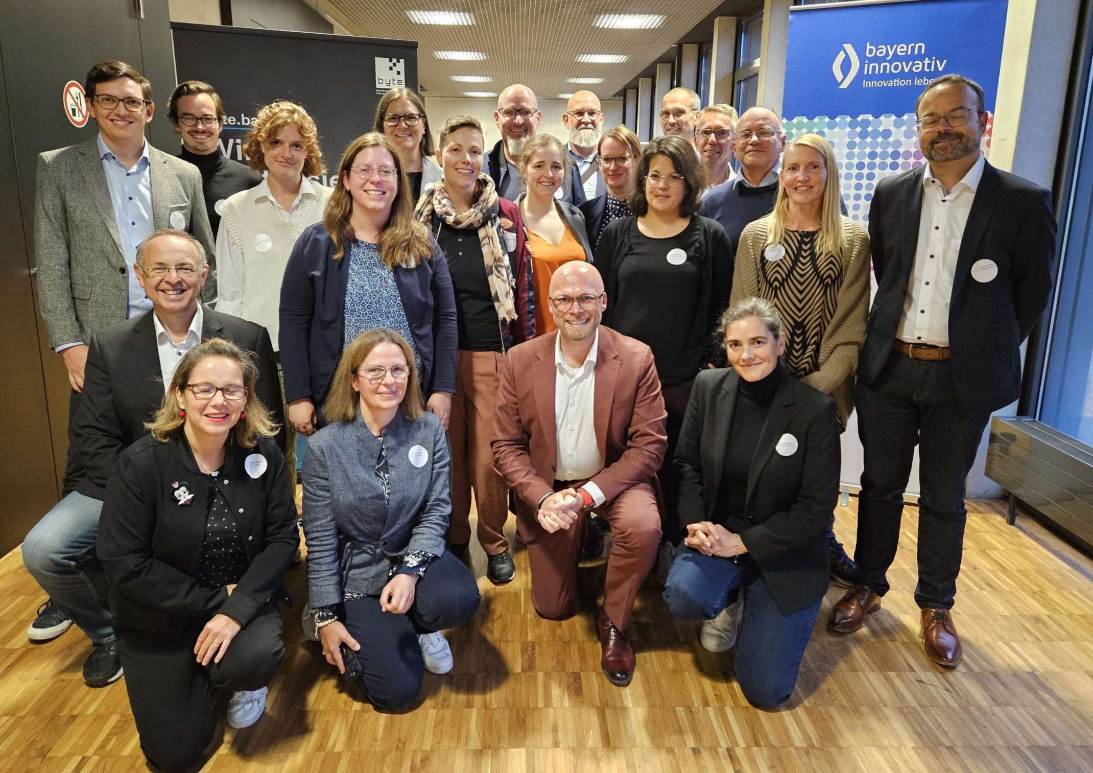 Gruppenbild mit bayerischem Digitalminister: Treffen der deutschen Digitalagenturen an der THA