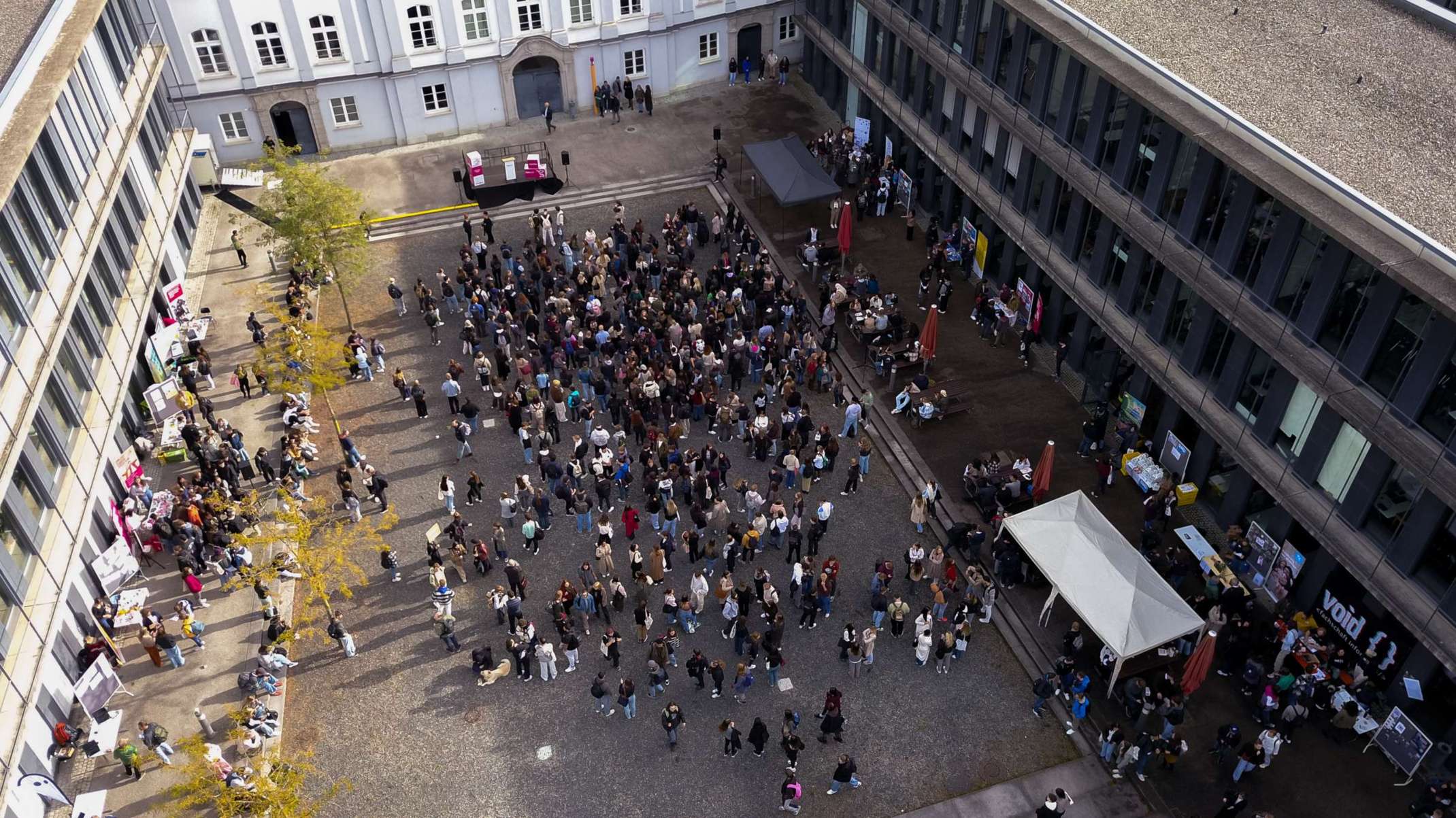 Erstsemesterbegrüßung auf dem Campus am Roten Tor.