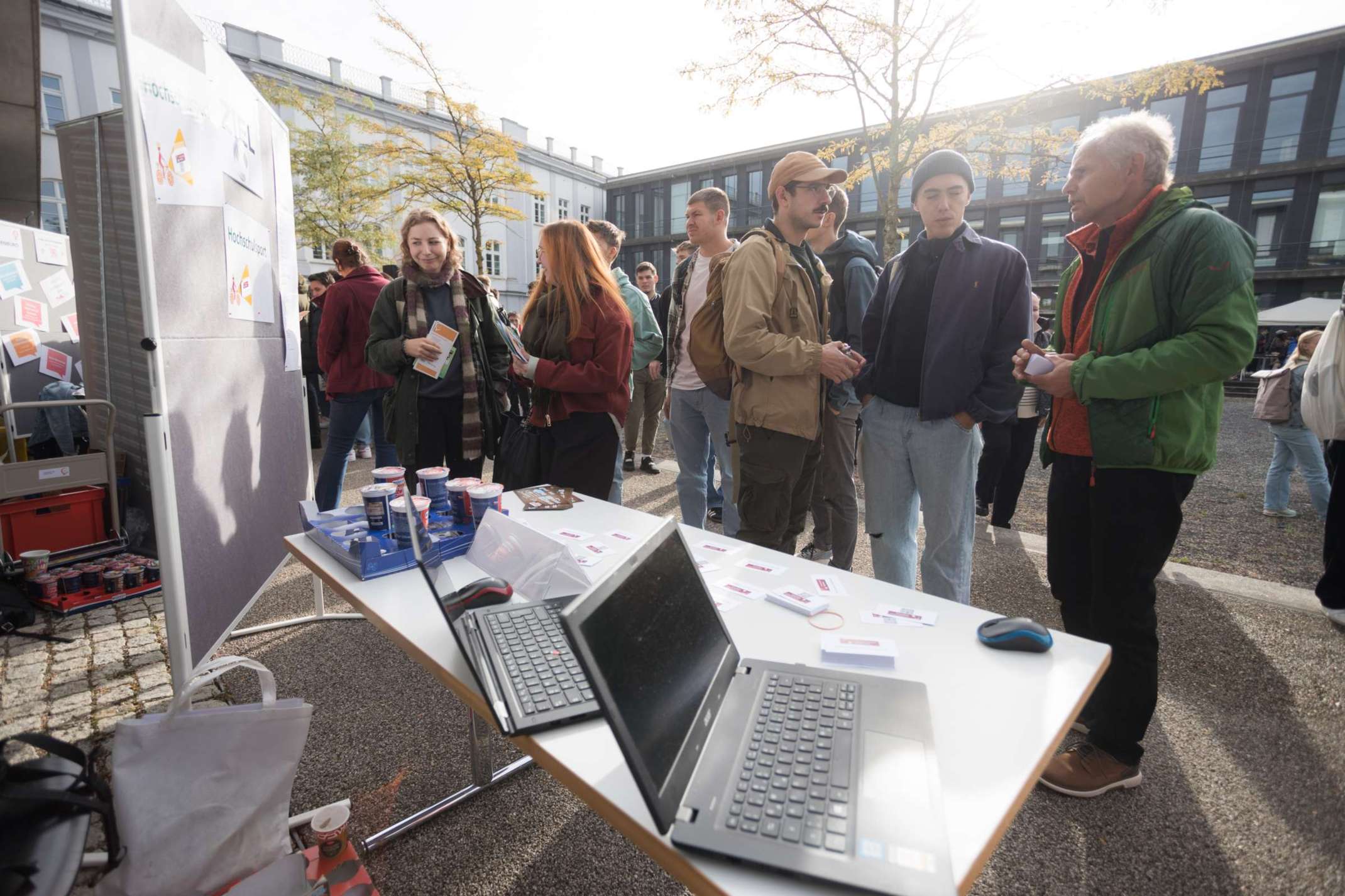 Erstsemesterbegrüßung auf dem Campus am Roten Tor.