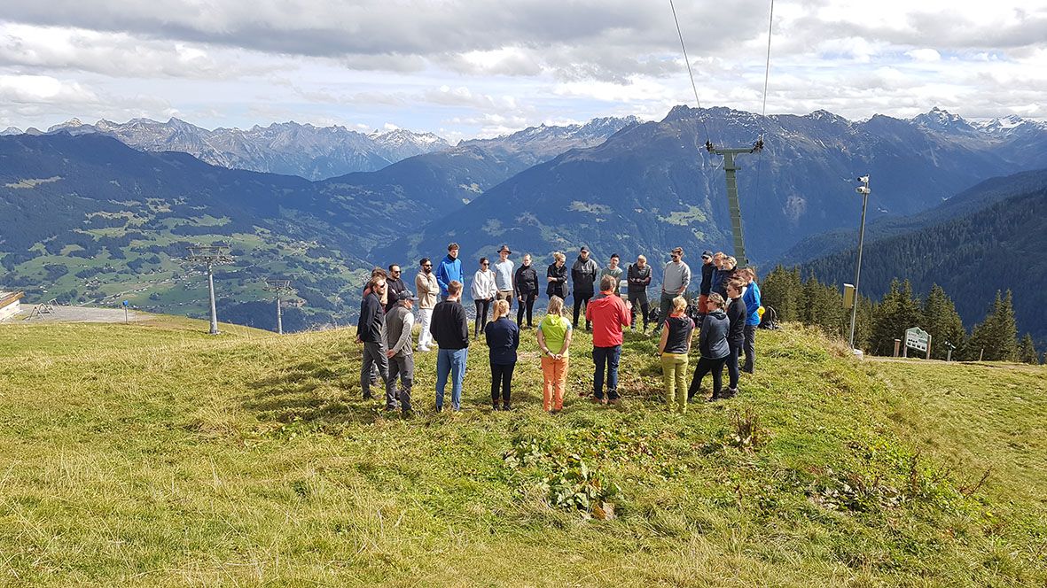 Begrüßungsrunde mit Aussicht.