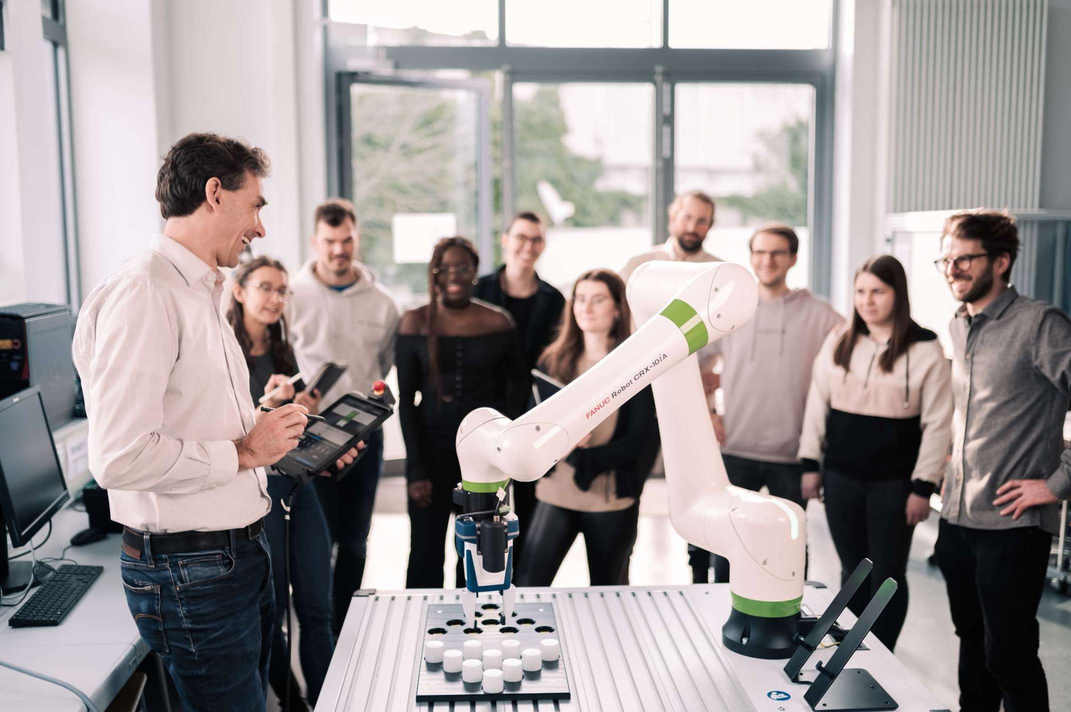 Studierende in der Fakultät für Elektrotechnik. Foto: hoch3media