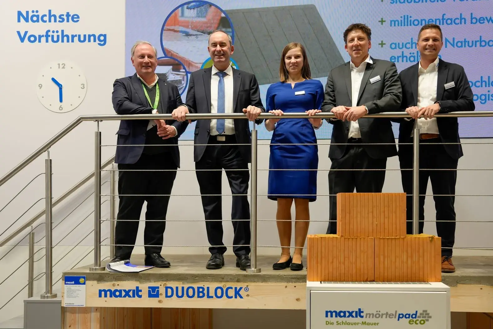 Bayerns Wirtschaftsminister Hubert Aiwanger bei maxit DUOBLOCK