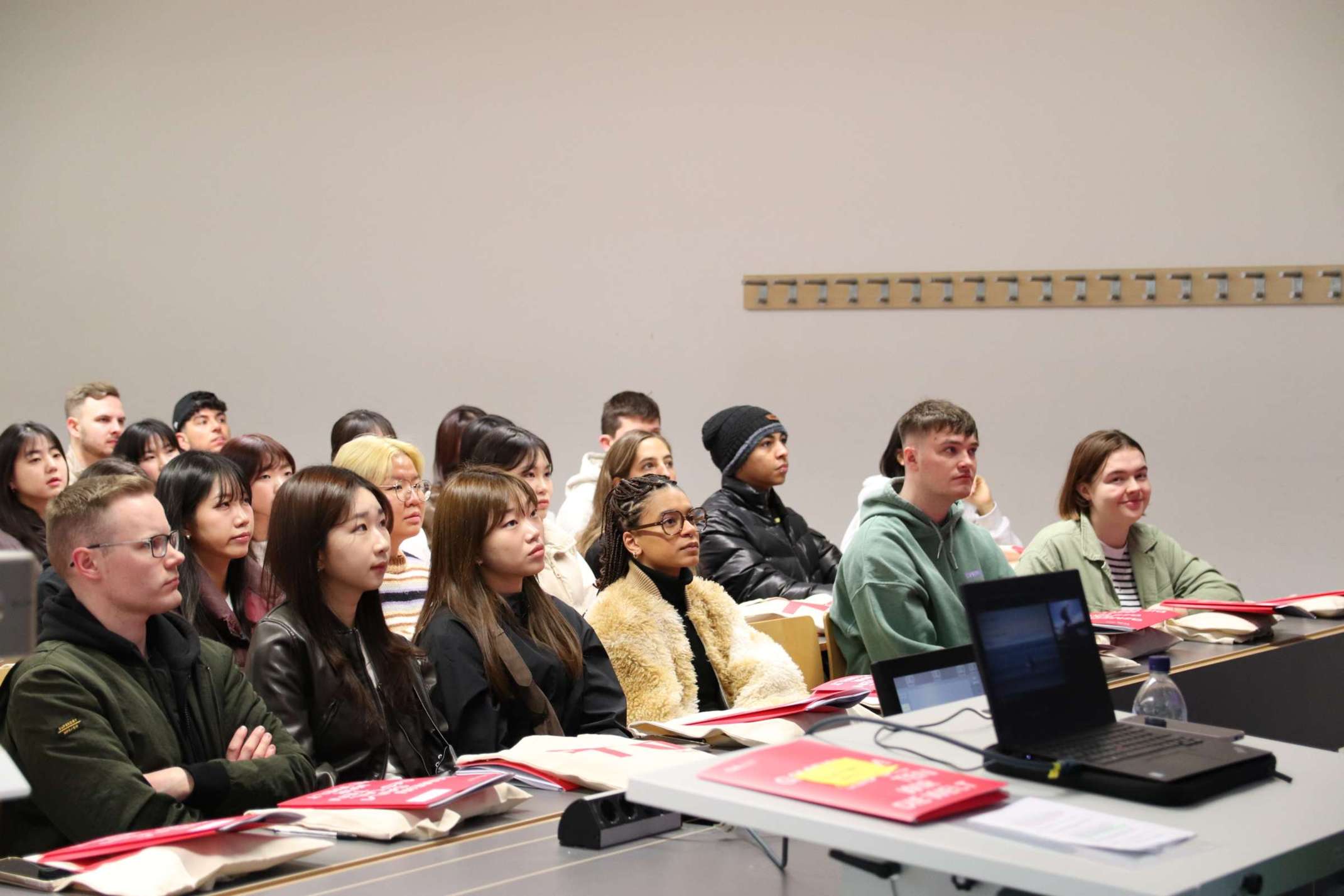 Internationale Studierende bei der Welcome Week.