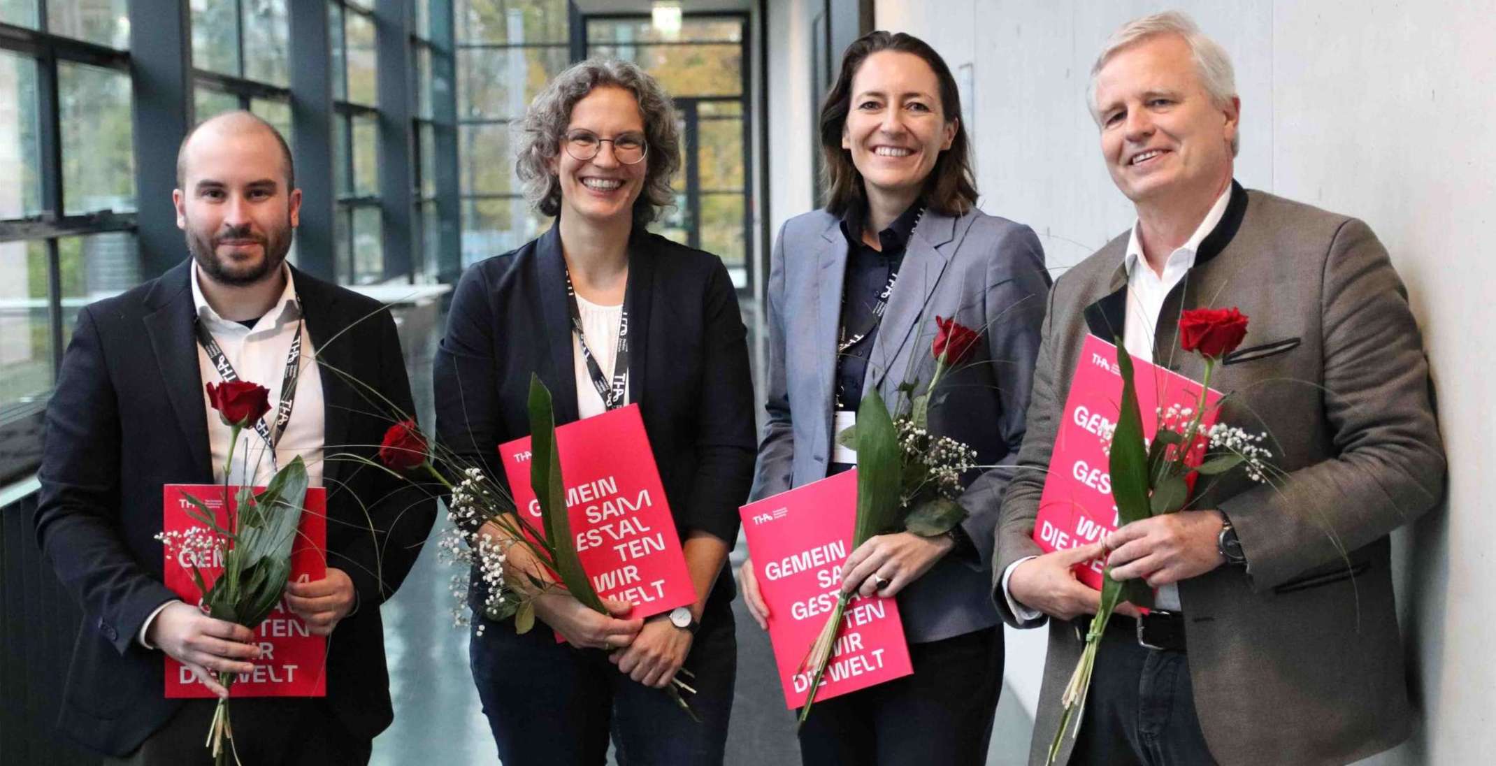 Der Lehrpreis 2024 ging an (v.l.): Benedikt Seifert, Claudia Meitinger, Eva Lermer und Wolfgang Rommel. Der Lehrpreis 2024 ging an (v.l.): Benedikt Seifert, Claudia Meitinger, Eva Lermer und Wolfgang Rommel.