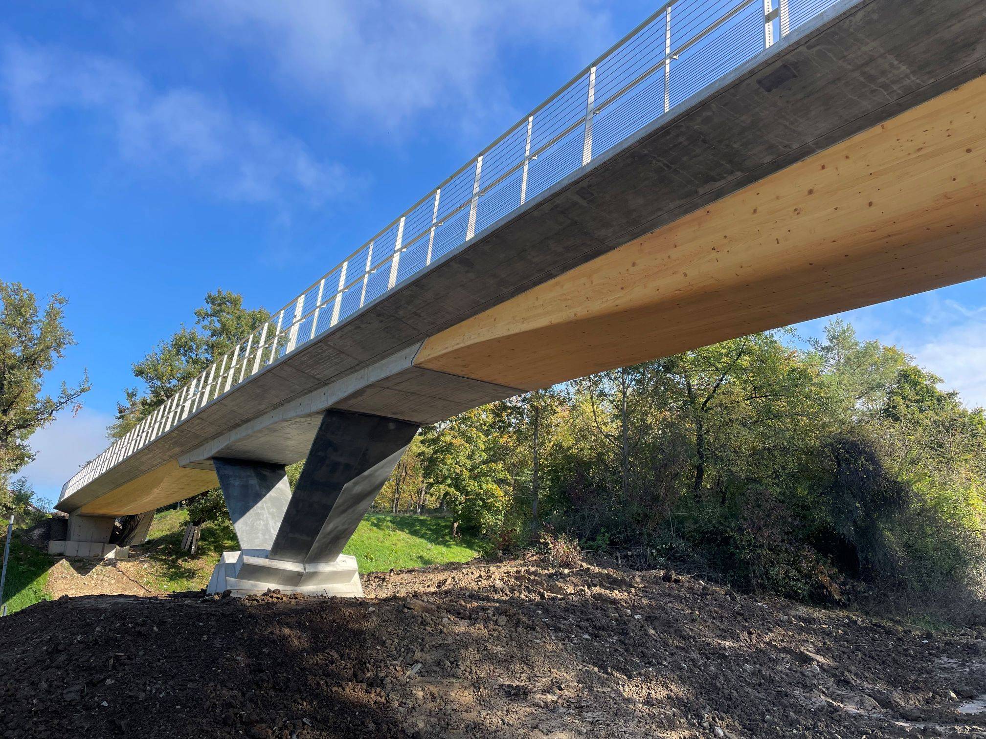 Fuß- und Radwegbrücke über den Seeblickweg in Stuttgart Fuß- und Radwegbrücke über den Seeblickweg in Stuttgart