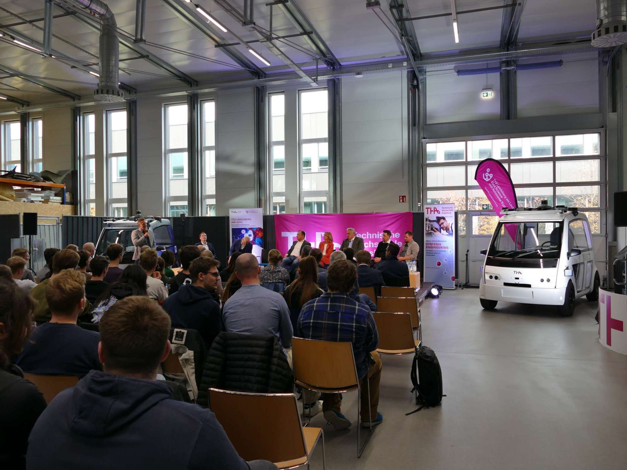 Studienstart am TTZ Landsberg am Lech: Prof. Dr.-Ing. Carsten Markgraf, wissenschaftlicher Leiter des TTZ Studienstart am TTZ Landsberg am Lech: Prof. Dr.-Ing. Carsten Markgraf, wissenschaftlicher Leiter des TTZ