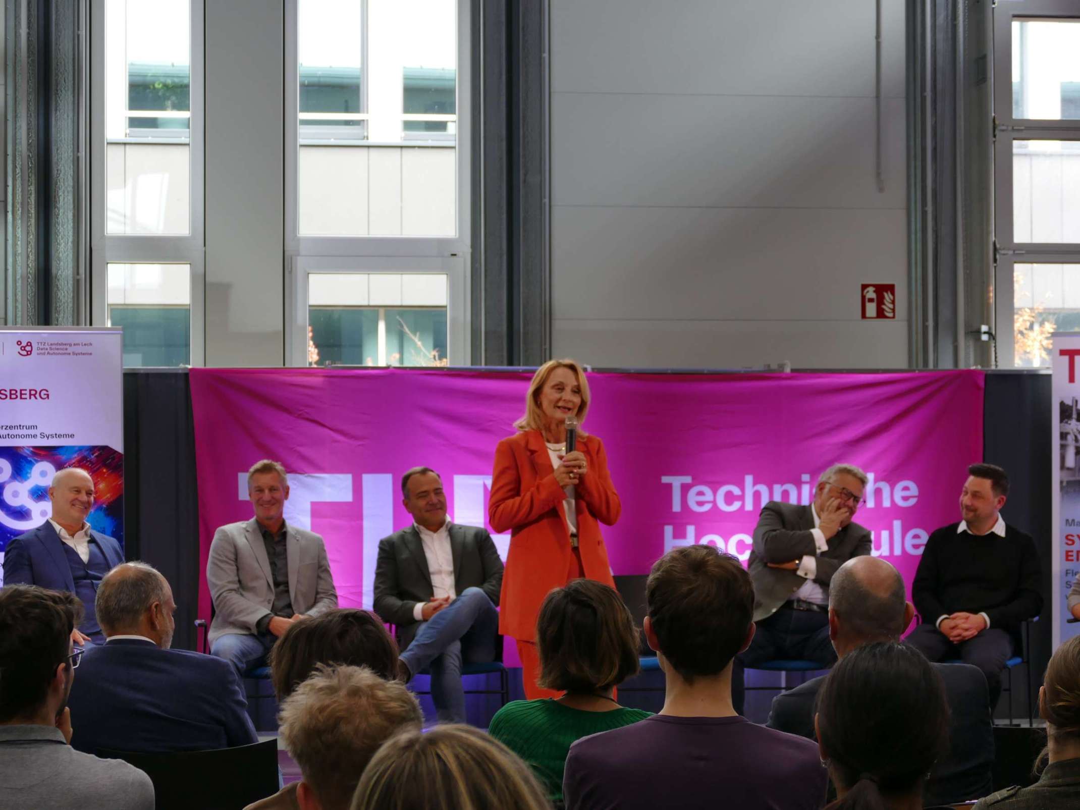 Studienstart am TTZ Landsberg am Lech: Doris Baumgartl, Oberbürgermeisterin der Stadt Landsberg am Lech Studienstart am TTZ Landsberg am Lech: Doris Baumgartl, Oberbürgermeisterin der Stadt Landsberg am Lech