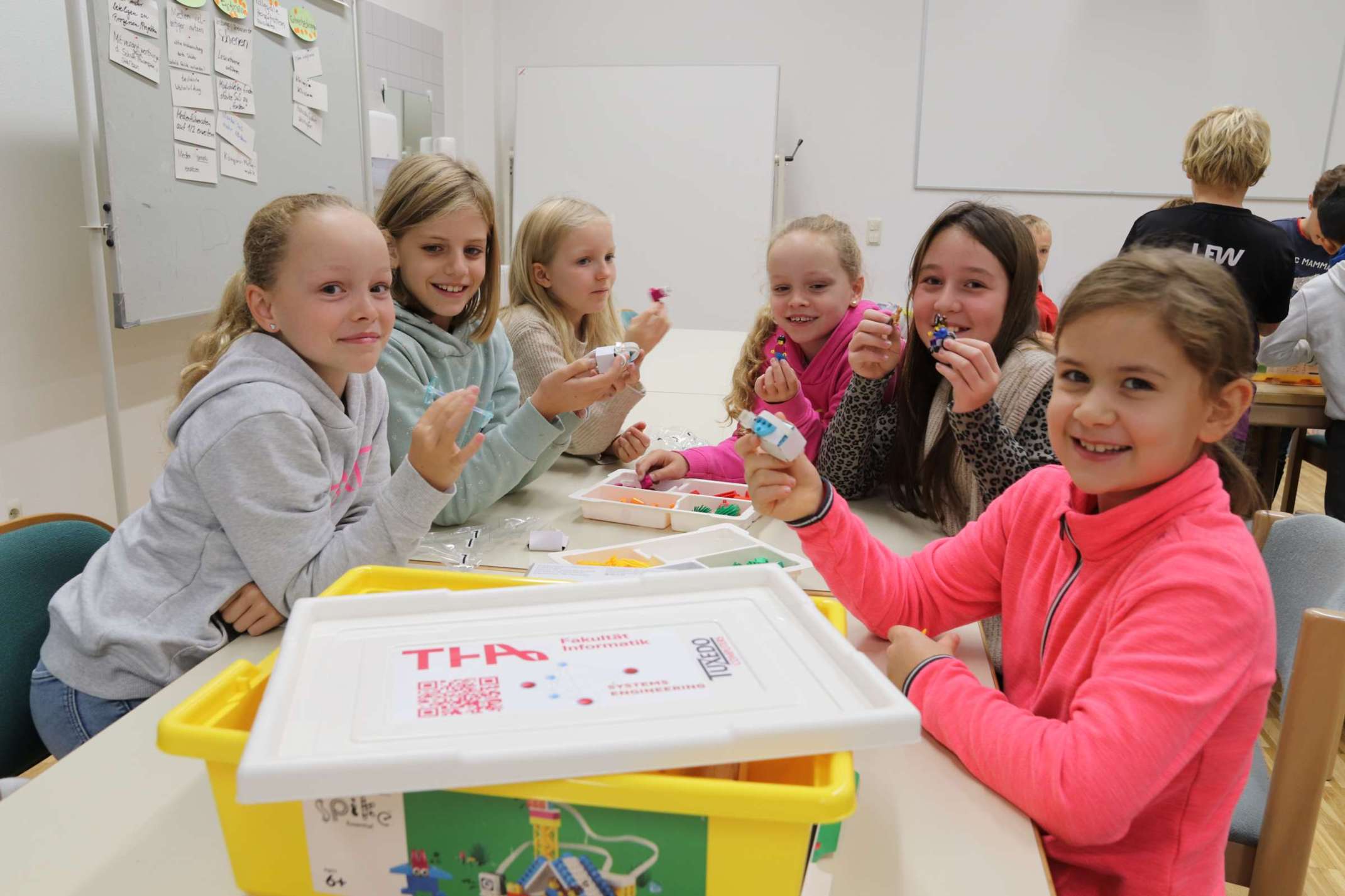 Die zur Verfügung gestellten MINT-Koffer wurden unmittelbar ausgepackt und getestet. Die zur Verfügung gestellten MINT-Koffer wurden unmittelbar ausgepackt und getestet.