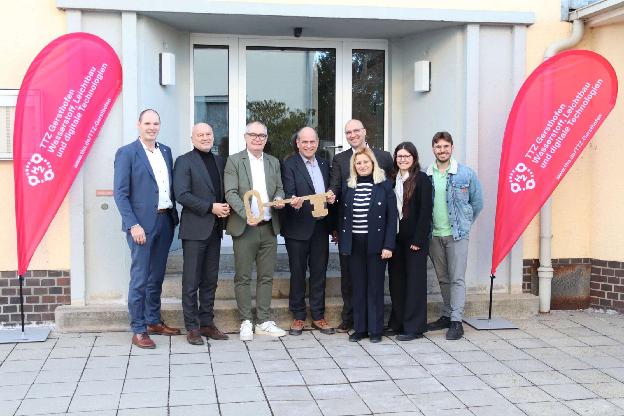 Schlüsselübergabe am TTZ Gersthofen Schlüsselübergabe am TTZ Gersthofen