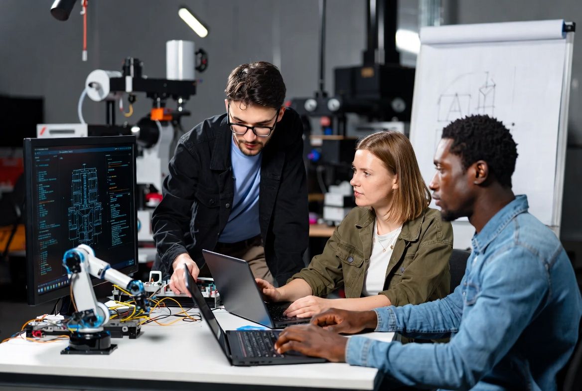 Das Zertifikatsstudium Industrial AI an der THA_akademie befähigt technische Fach- und Führungskräfte, die digitale Transformation aktiv mitgestalten zu können. Das Zertifikatsstudium Industrial AI an der THA_akademie befähigt technische Fach- und Führungskräfte, die digitale Transformation aktiv mitgestalten zu können.