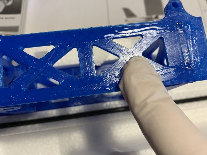 right_glue_technique.jpg right_glue_technique.jpg