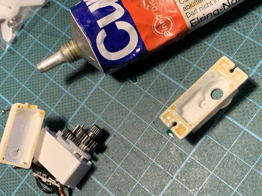 servo_sealant.jpg servo_sealant.jpg