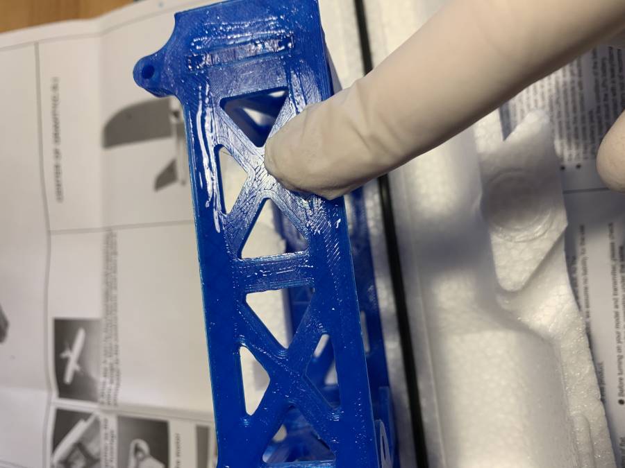 right_glue_technique.jpg right_glue_technique.jpg