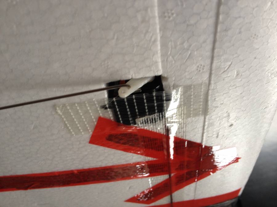 searchwing-servo-zurueck.jpg searchwing-servo-zurueck.jpg