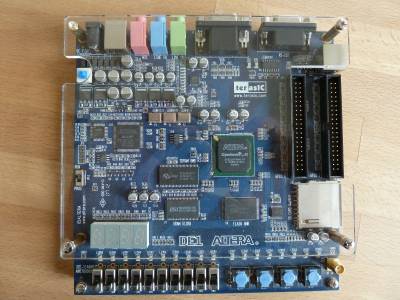  Altera DE1 Board 