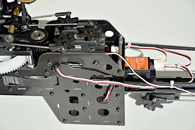 swashplate servos and gyro system