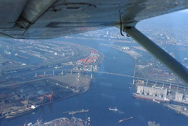 Köhlbrand mit Brücke